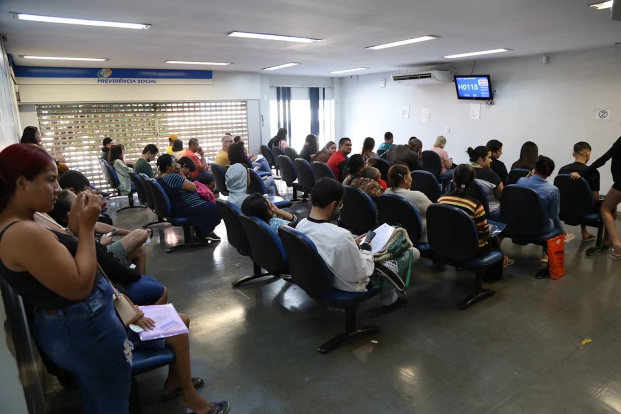 INSS fila de espera benefícios